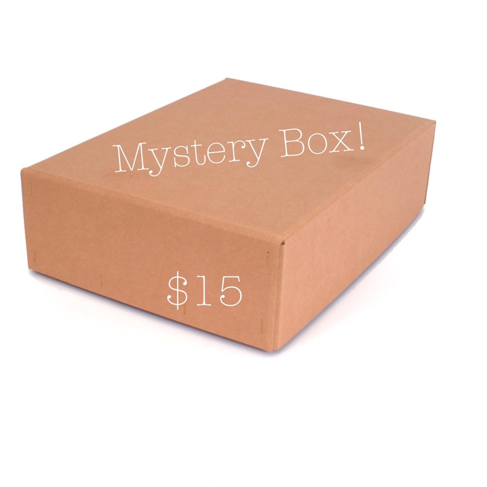 Yaaaas mystery box! Deets below 😏
